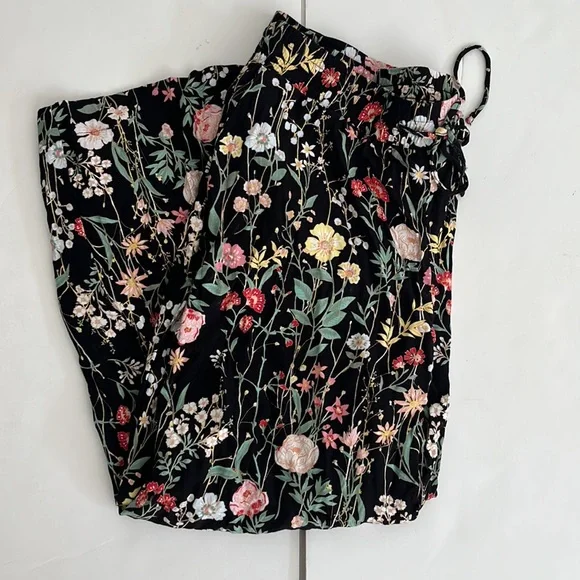 Loft Black and Floral Pants with Elastic and Draw String Waist - Picture 4 of 5